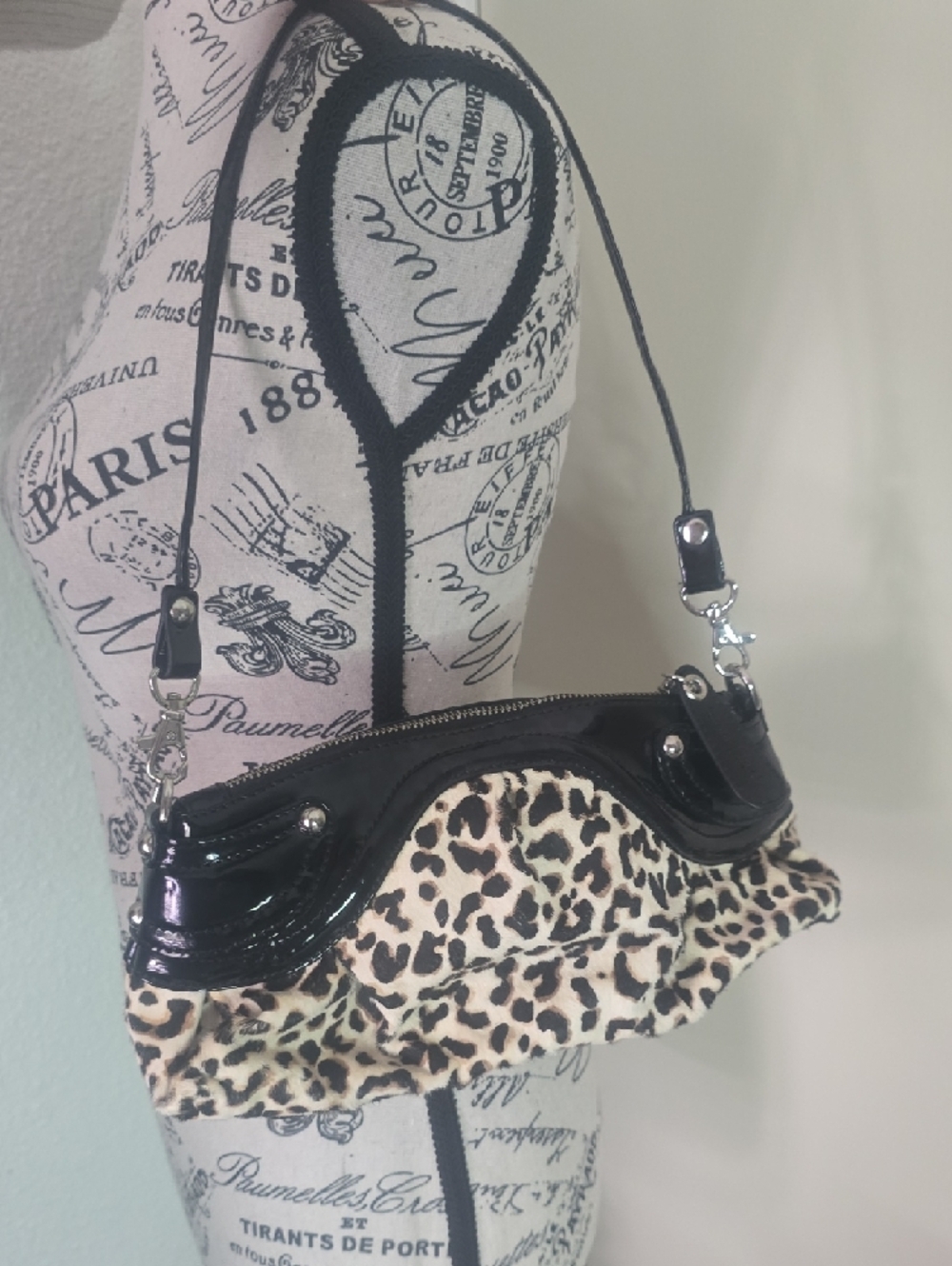 White House Black Market Leopard Print Black Patient Small Shoulder Bag (NWOT)🐆